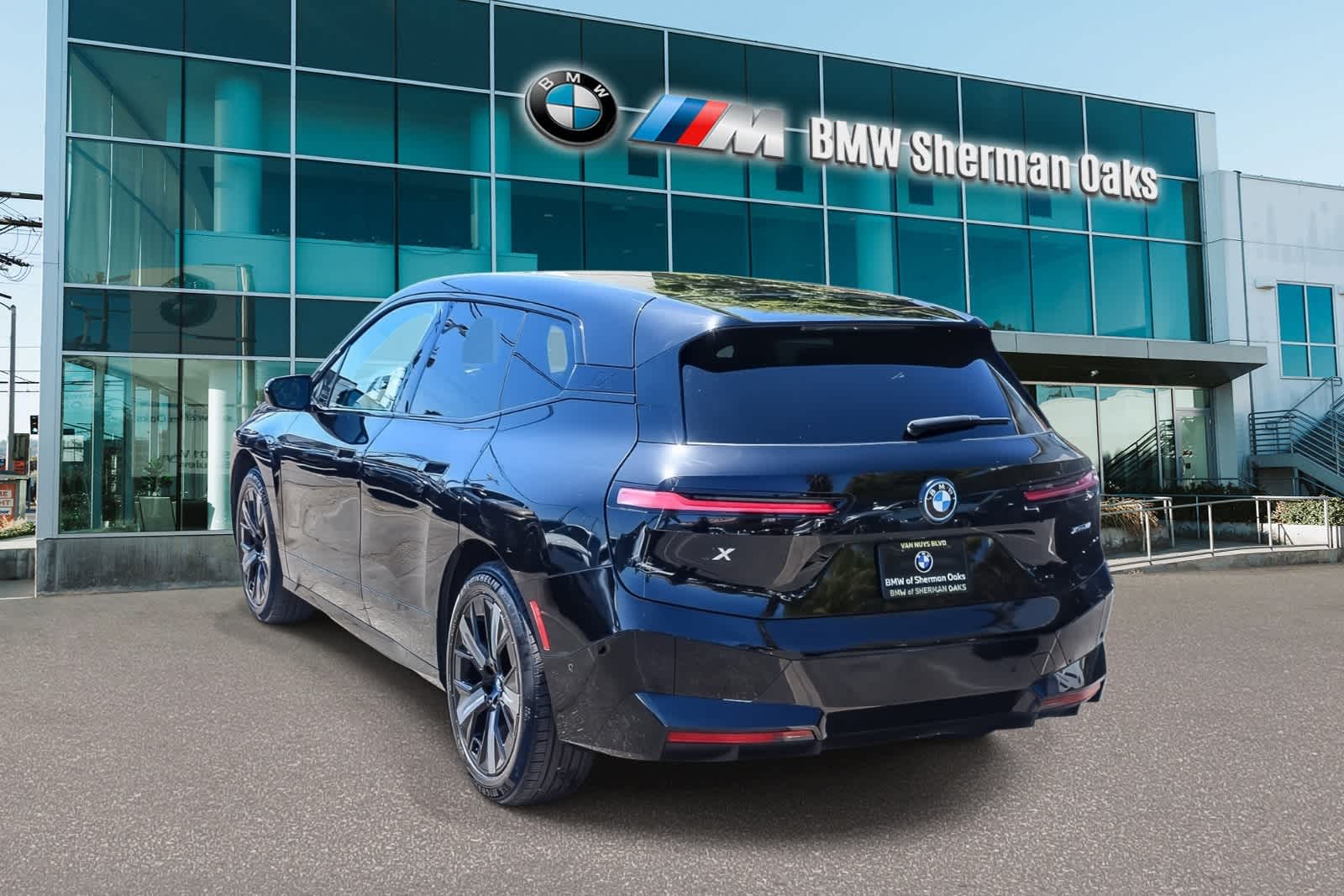 Thumbnail: 2023 BMW iX - 6