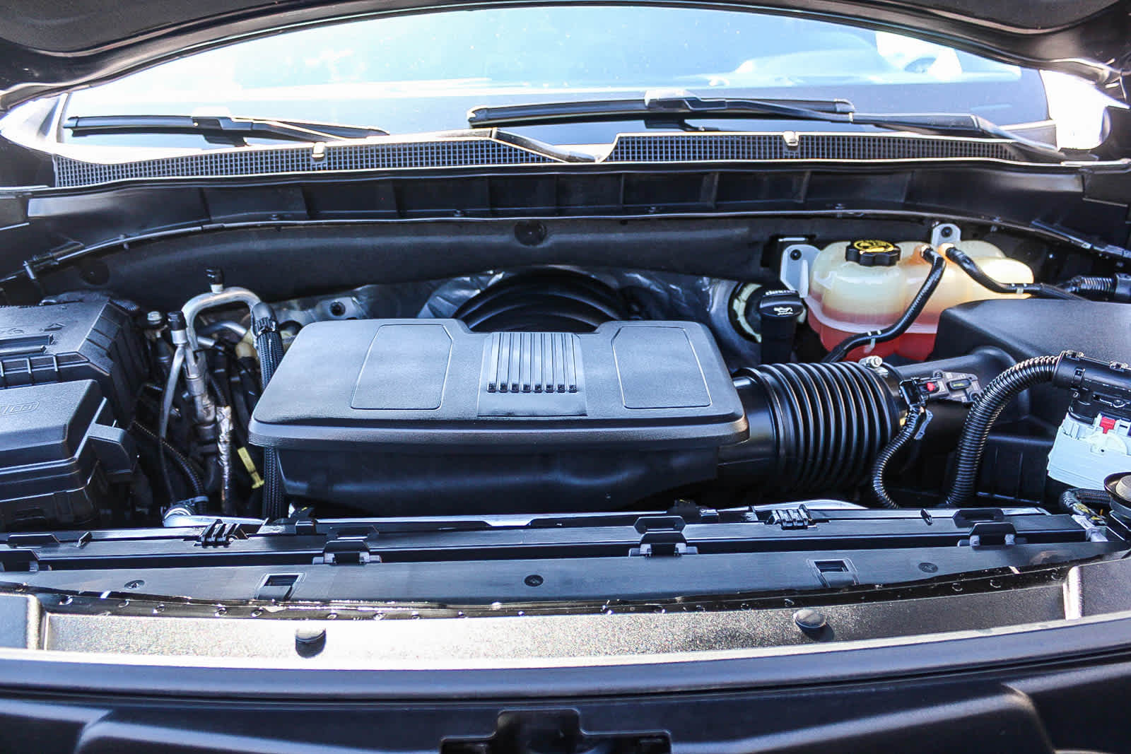 Thumbnail: 2023 Chevrolet Tahoe - 26