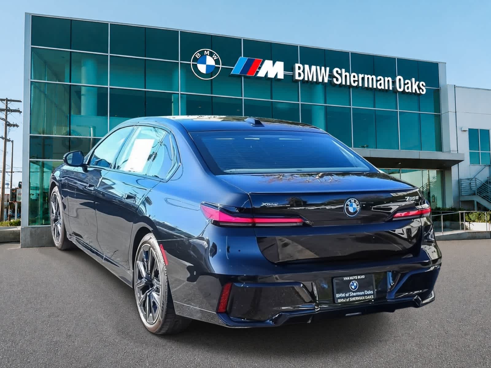 Thumbnail: 2026 BMW 7 Series - 6