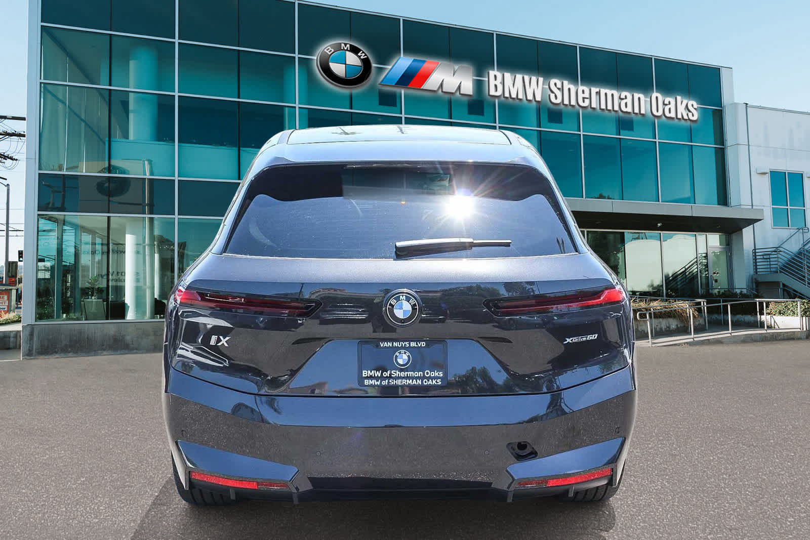 Thumbnail: 2026 BMW iX - 5