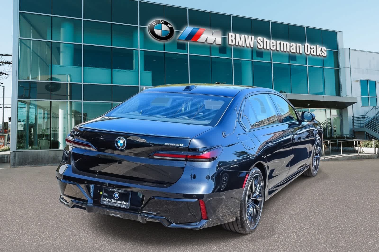 Thumbnail: 2026 BMW i7 - 4