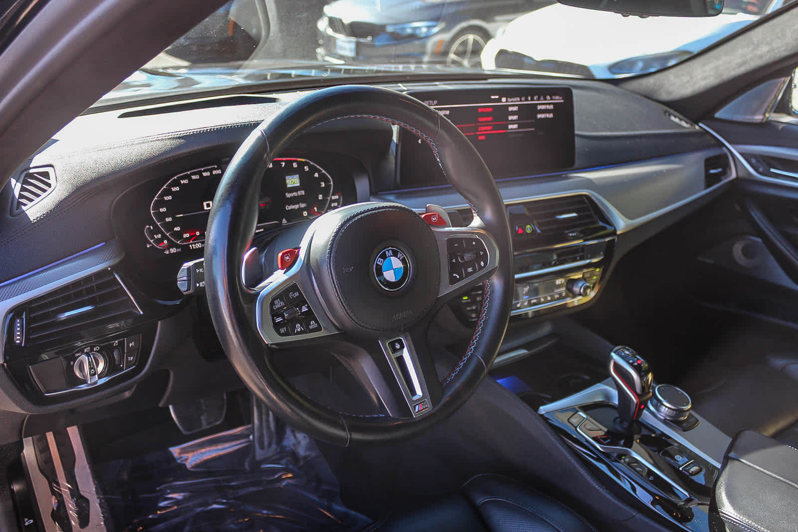 Thumbnail: 2023 BMW M5 - 17