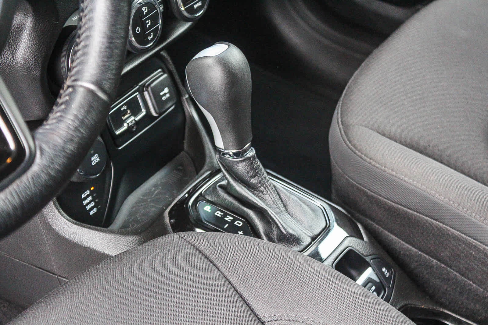 Thumbnail: 2017 Jeep Renegade - 19