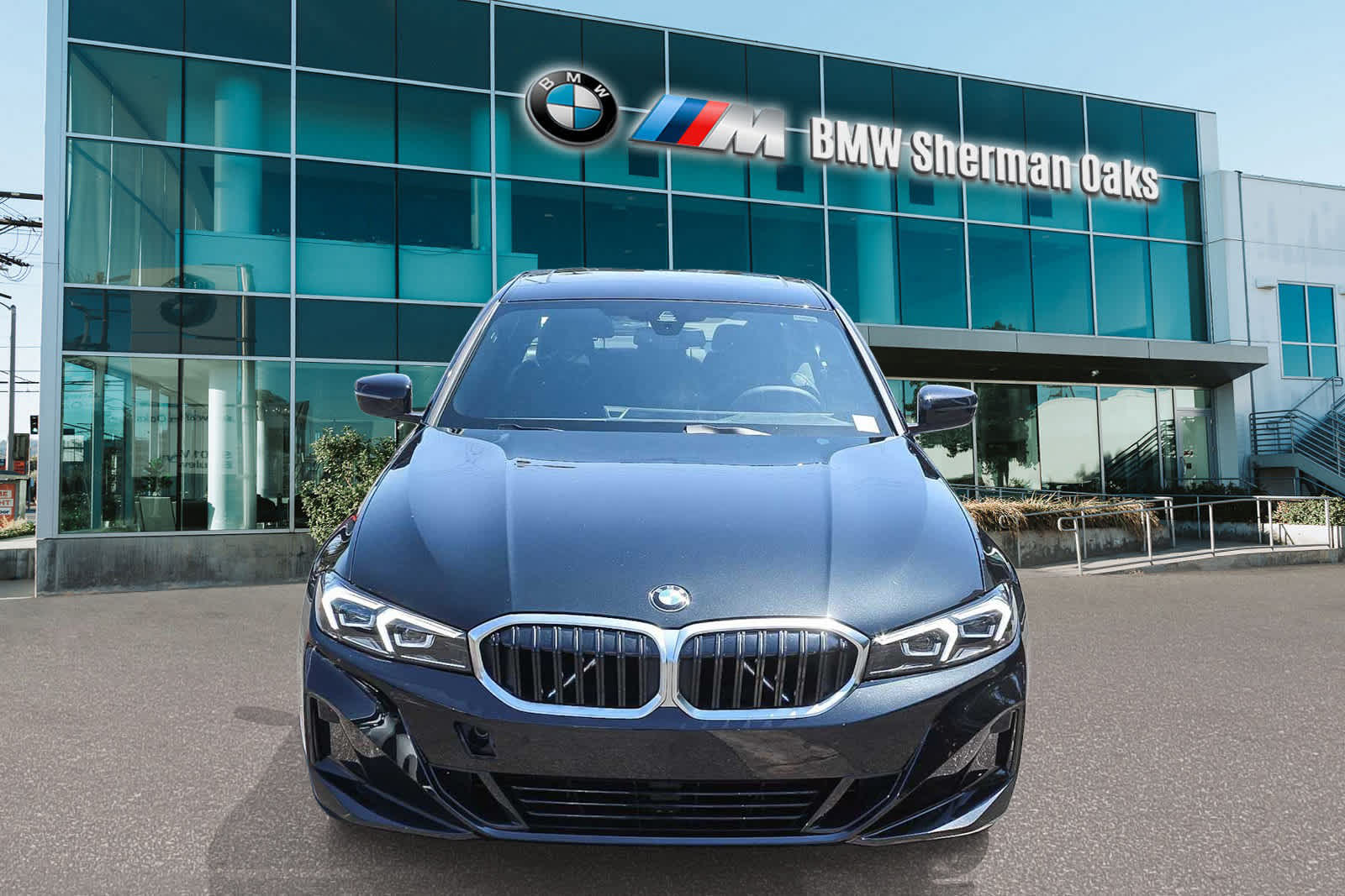 2025 Bmw 330i photo 2