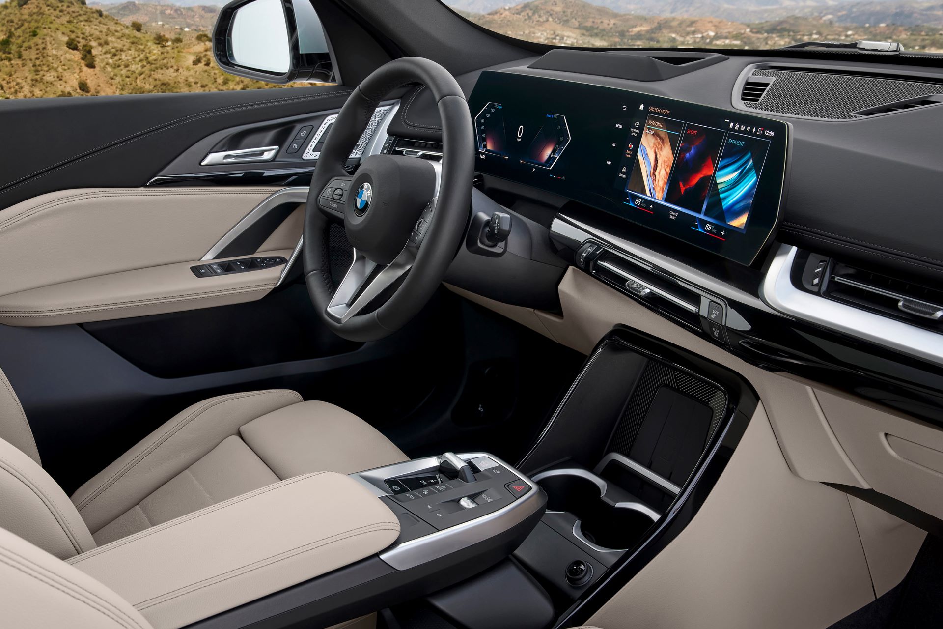 2023 BMW X1 Cockpit.jpg