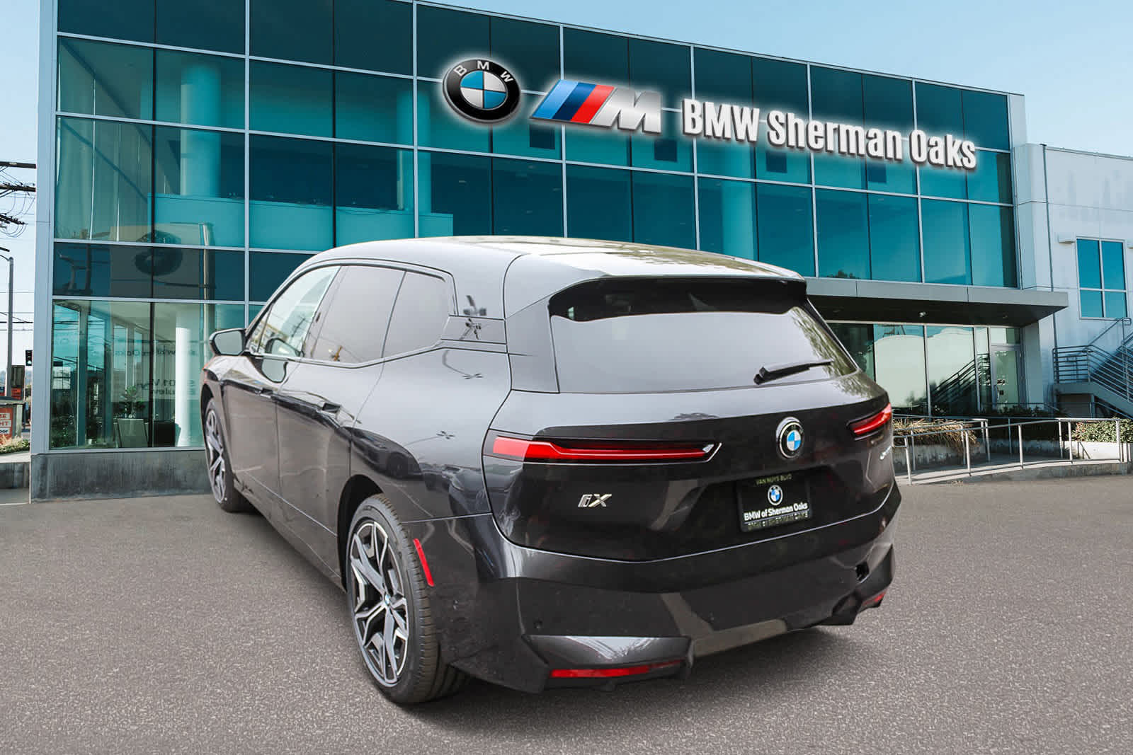 Thumbnail: 2026 BMW iX - 5