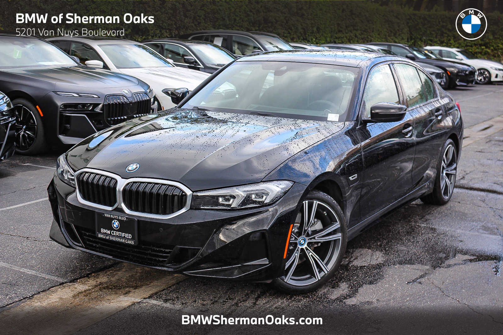 2023 BMW 3 Series 330e's photo