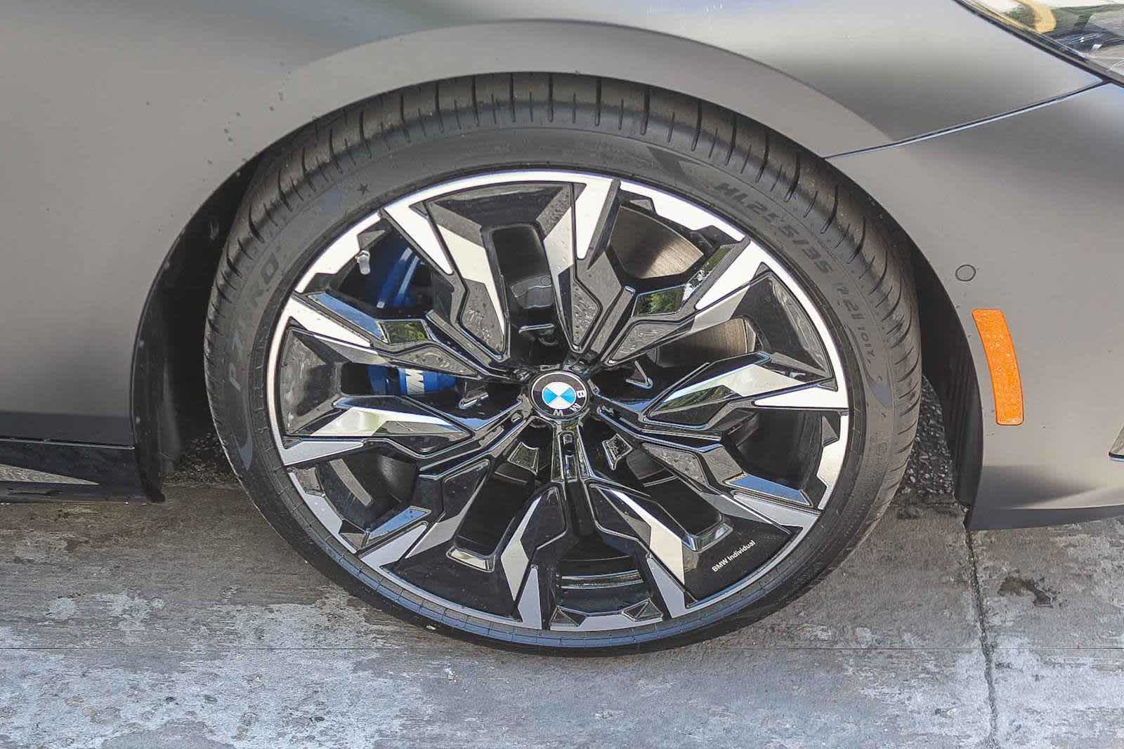 Thumbnail: 2027 BMW 5 Series - 9
