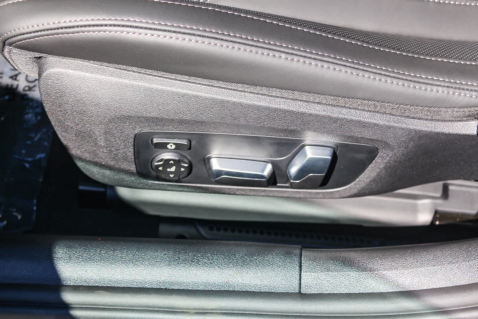 Thumbnail: 2026 BMW 8 Series - 21