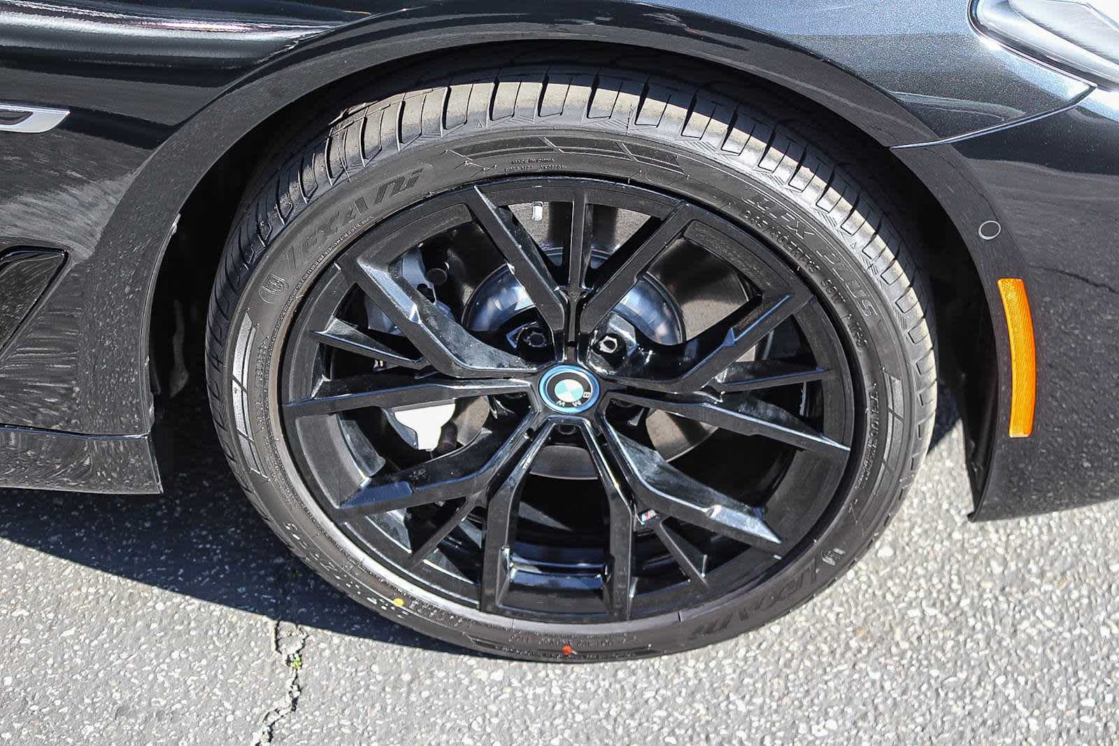 Thumbnail: 2023 BMW 5 Series - 9