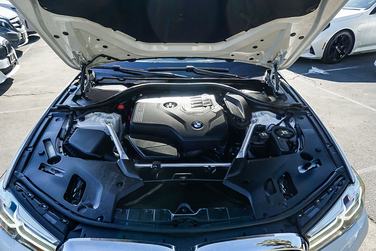 Thumbnail: 2023 BMW 5 Series - 28