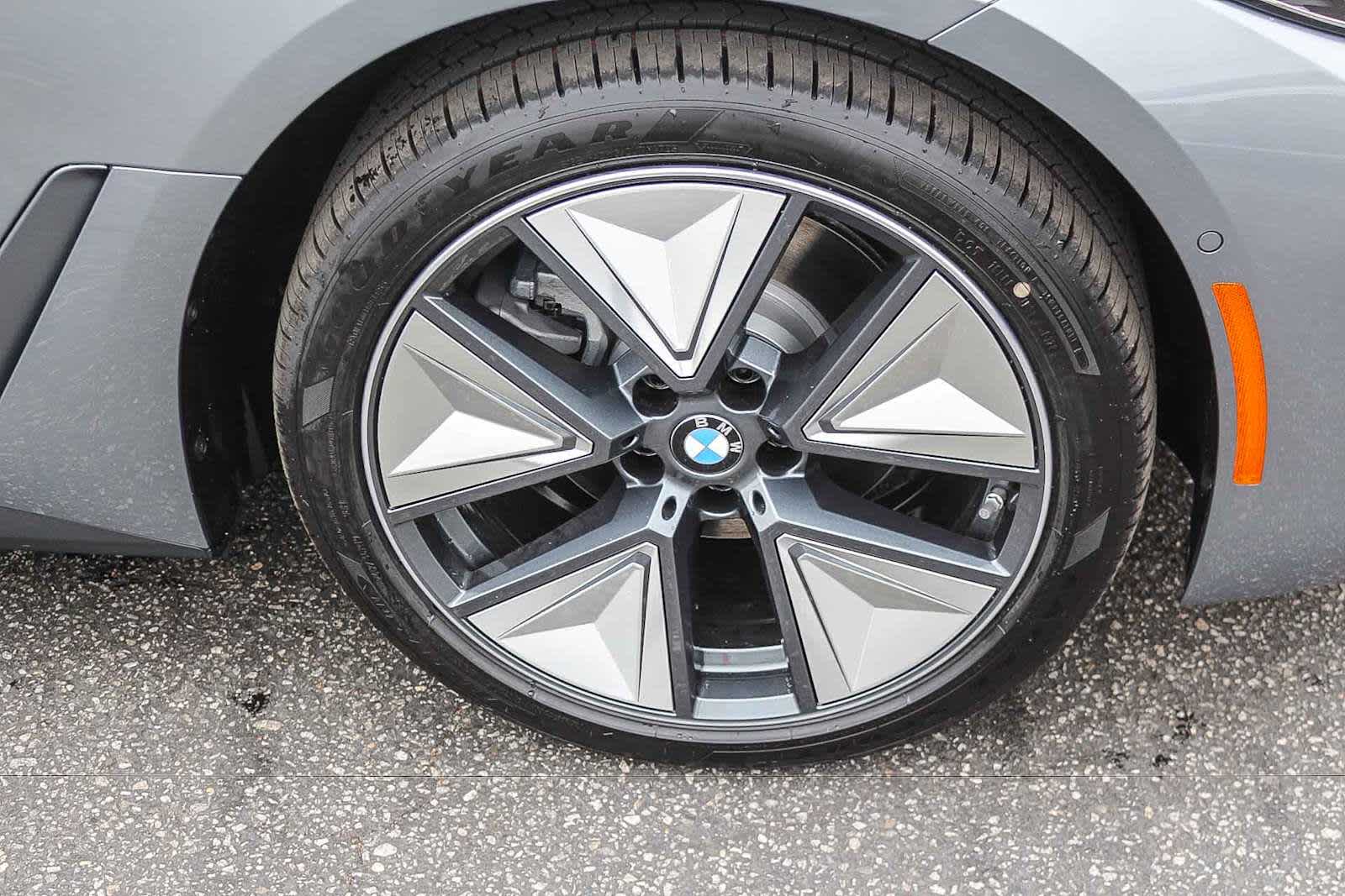 Thumbnail: 2026 BMW i4 - 9