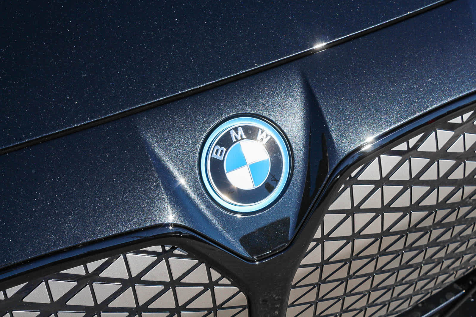 Thumbnail: 2025 BMW i4 - 11