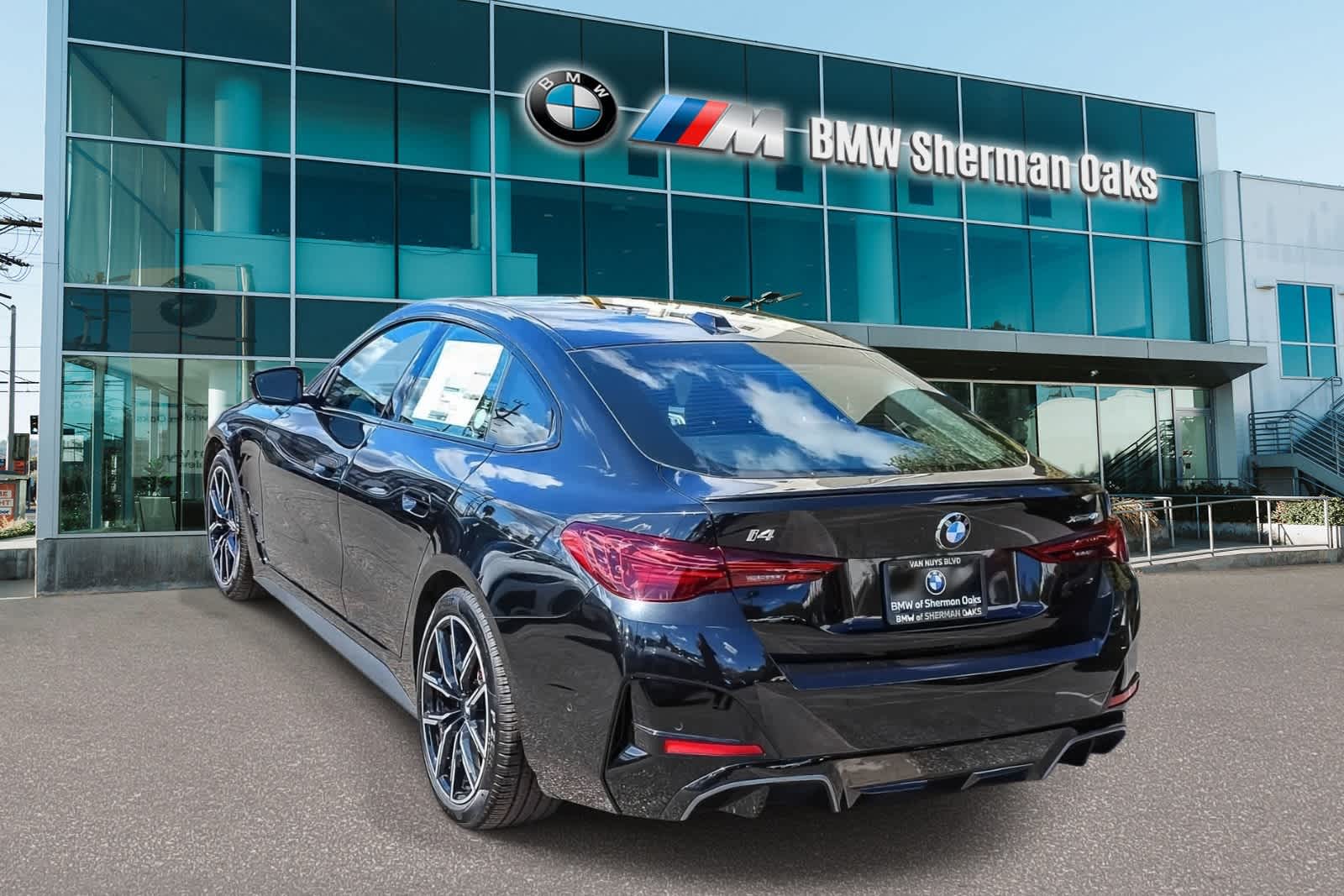 Thumbnail: 2026 BMW i4 - 6