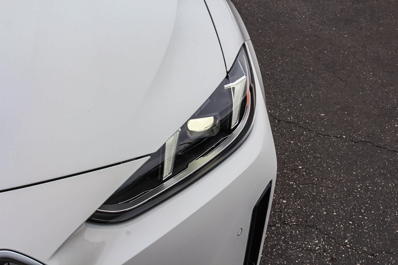 2025 BMW i4 eDrive40 10