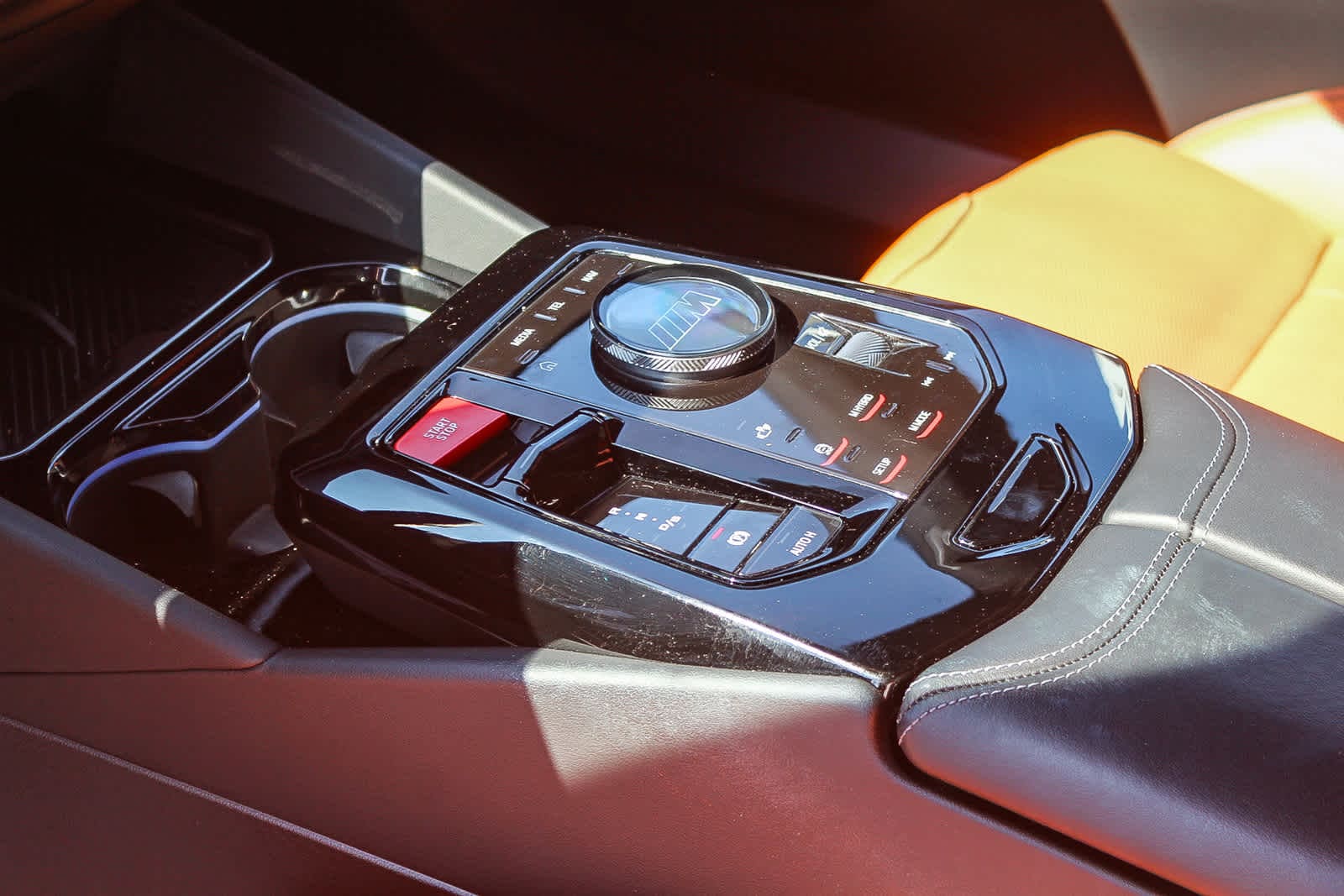 Thumbnail: 2025 BMW M5 - 25