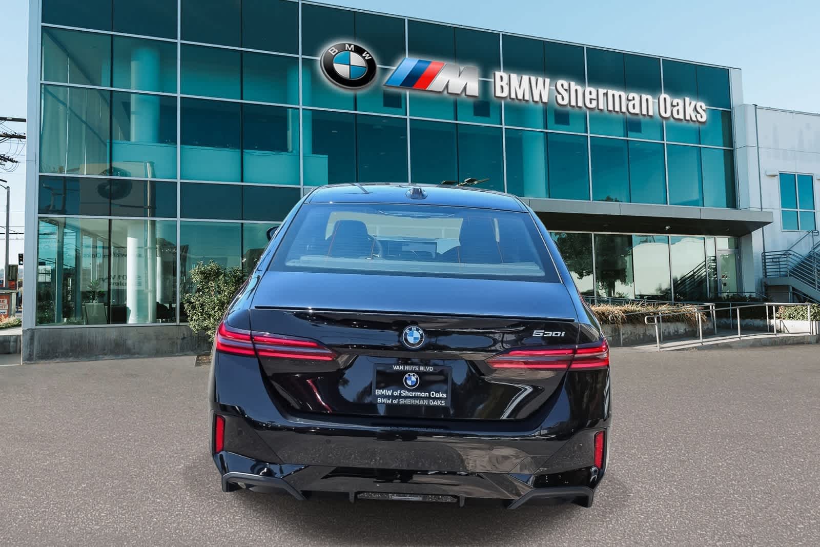 Thumbnail: 2027 BMW 5 Series - 5