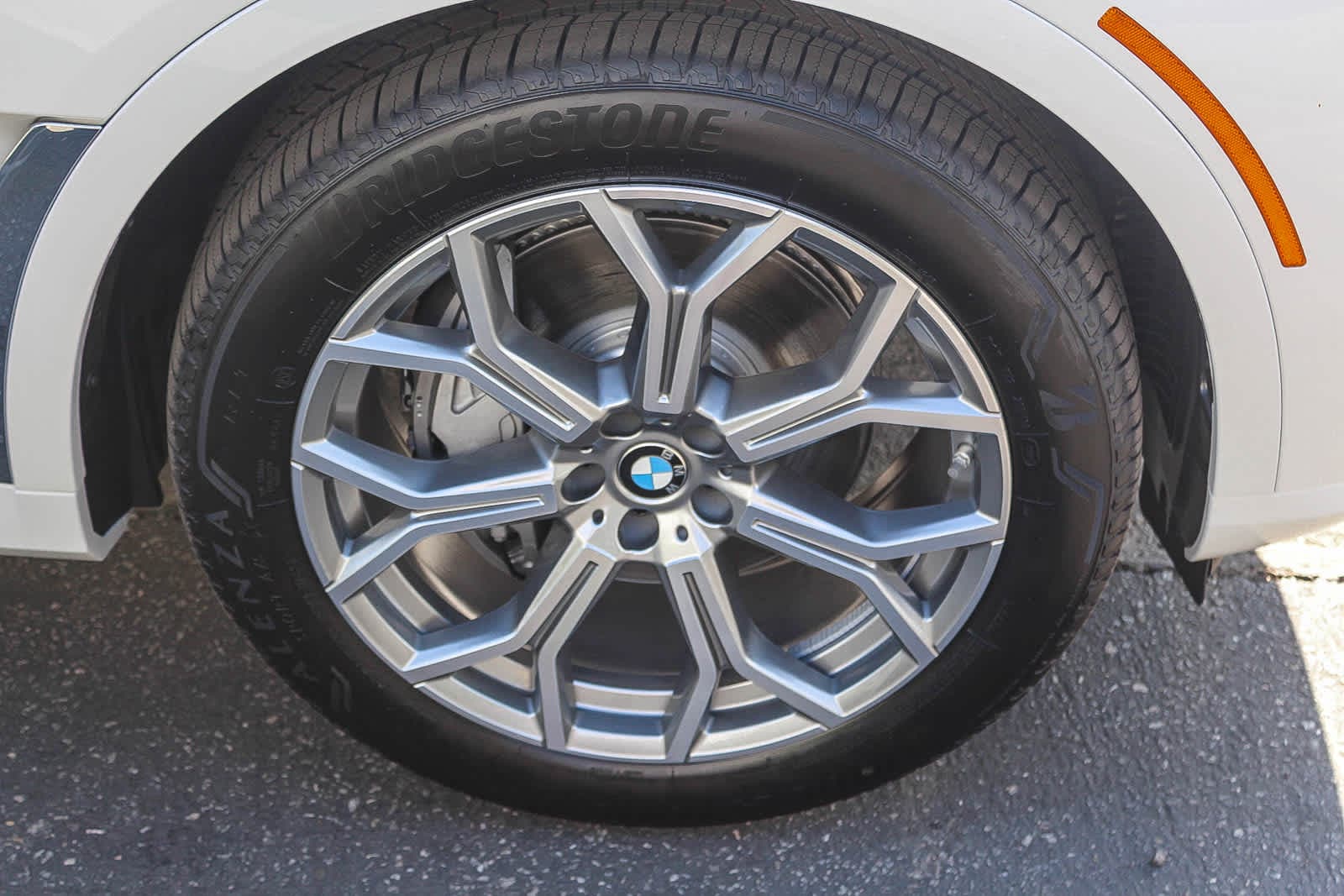 Thumbnail: 2026 BMW X7 - 9
