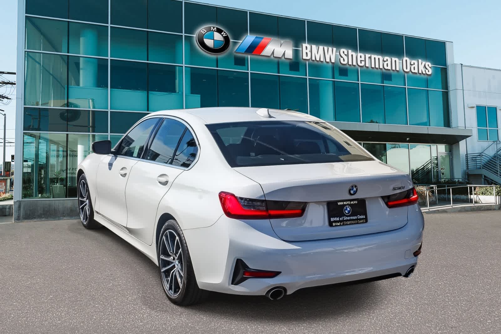 2020 BMW 330i photo 5