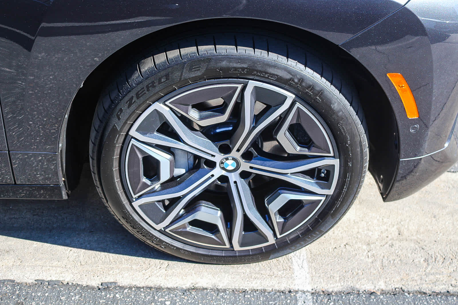 Thumbnail: 2026 BMW iX - 9