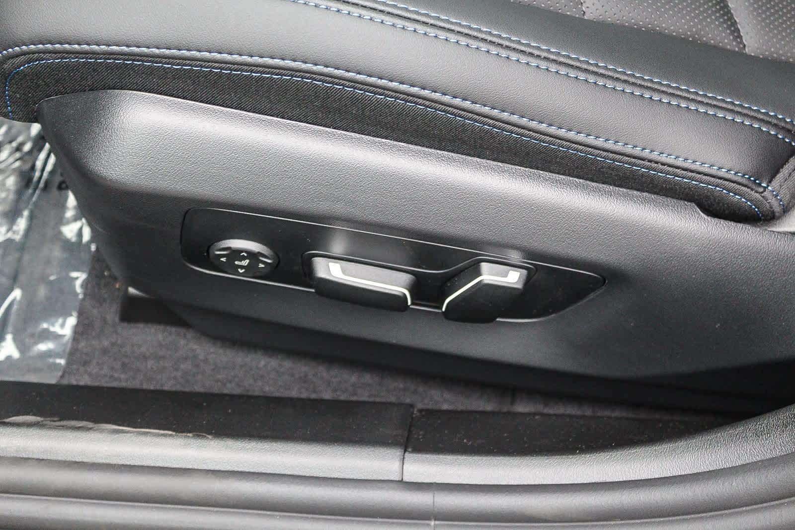 Thumbnail: 2025 BMW i5 - 21