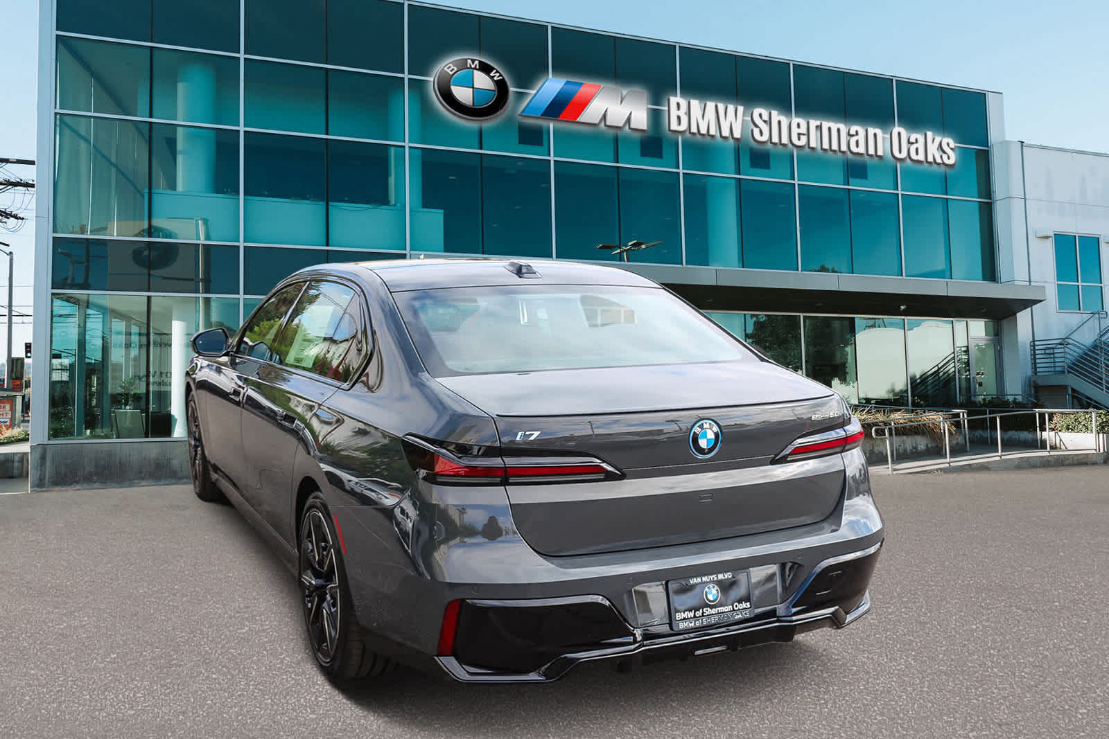 Thumbnail: 2026 BMW i7 - 6