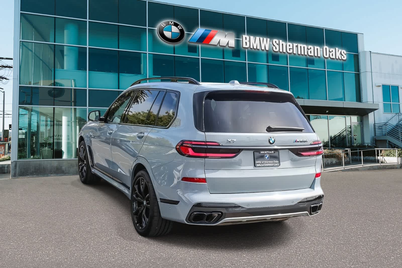 Thumbnail: 2025 BMW X7 - 6