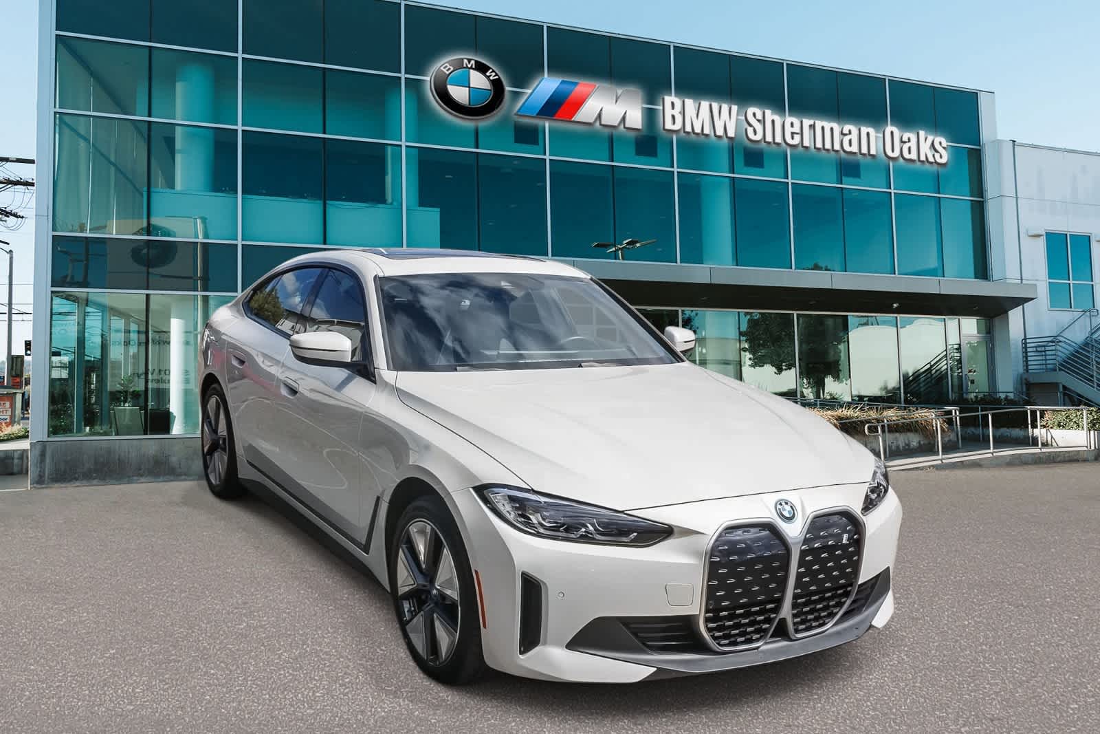 2023 BMW i4 eDrive35 photo 2