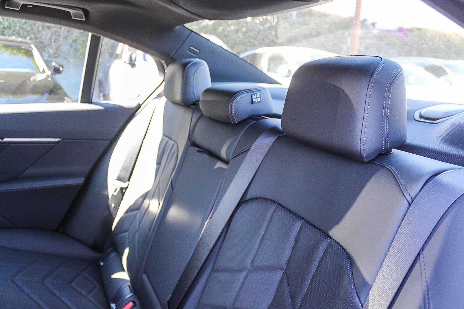 Thumbnail: 2026 BMW 5 Series - 18