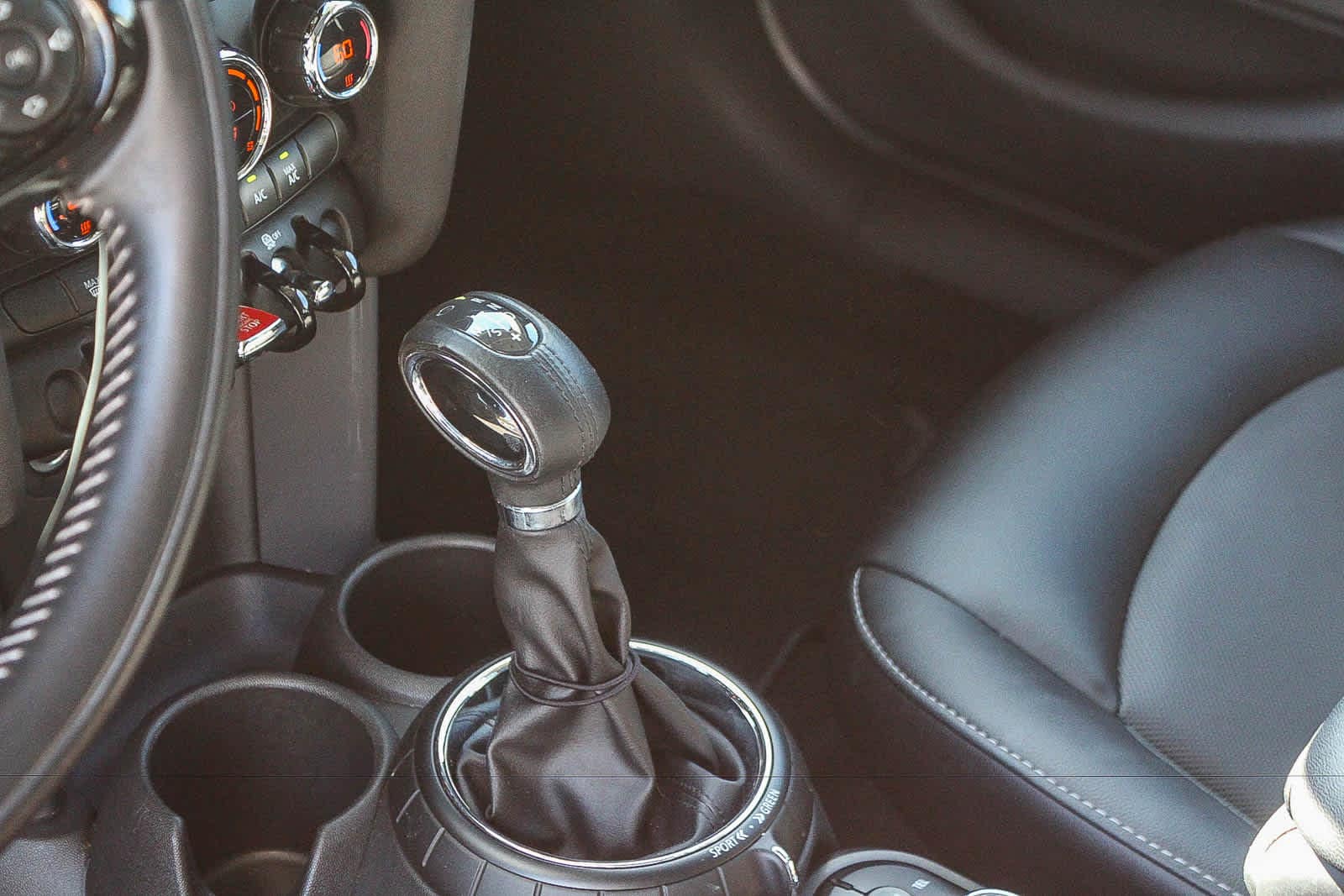 Thumbnail: 2016 MINI Cooper Hardtop - 19