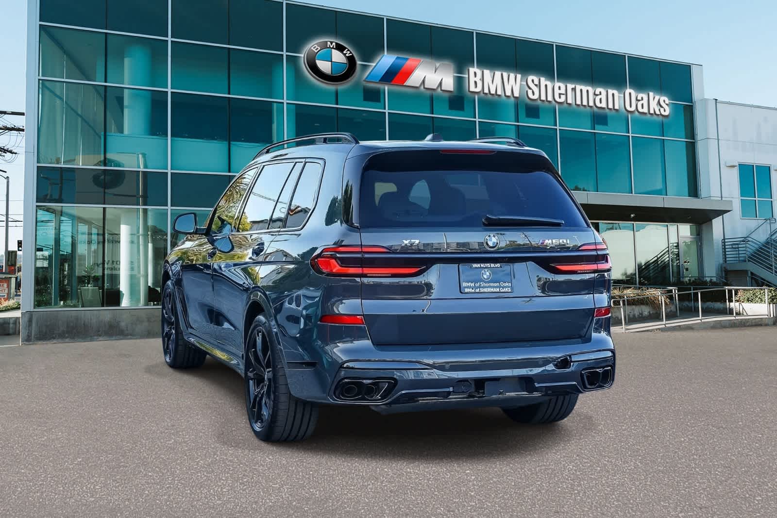 Thumbnail: 2026 BMW X7 - 6