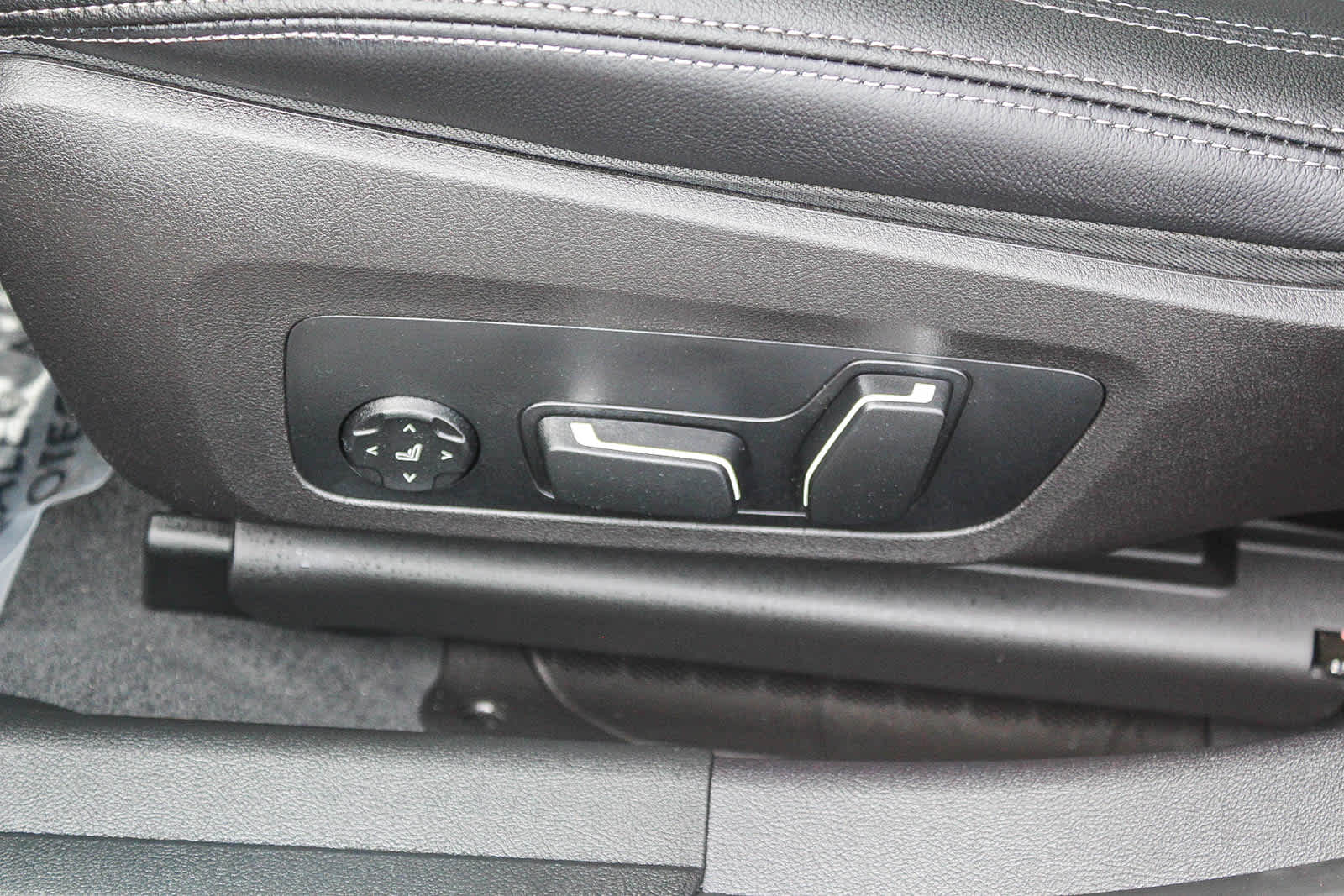 Thumbnail: 2026 BMW 3 Series - 30