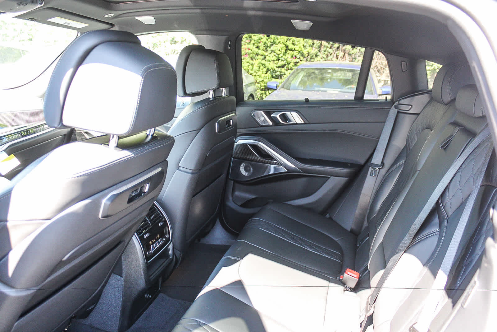 Thumbnail: 2027 BMW X6 - 17