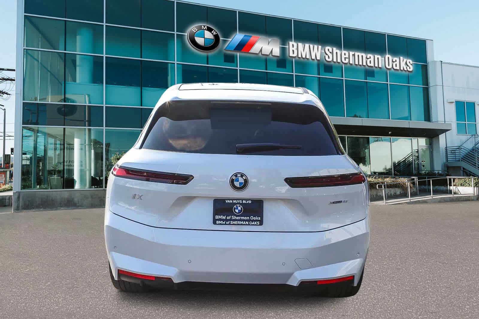 Thumbnail: 2026 BMW iX - 5