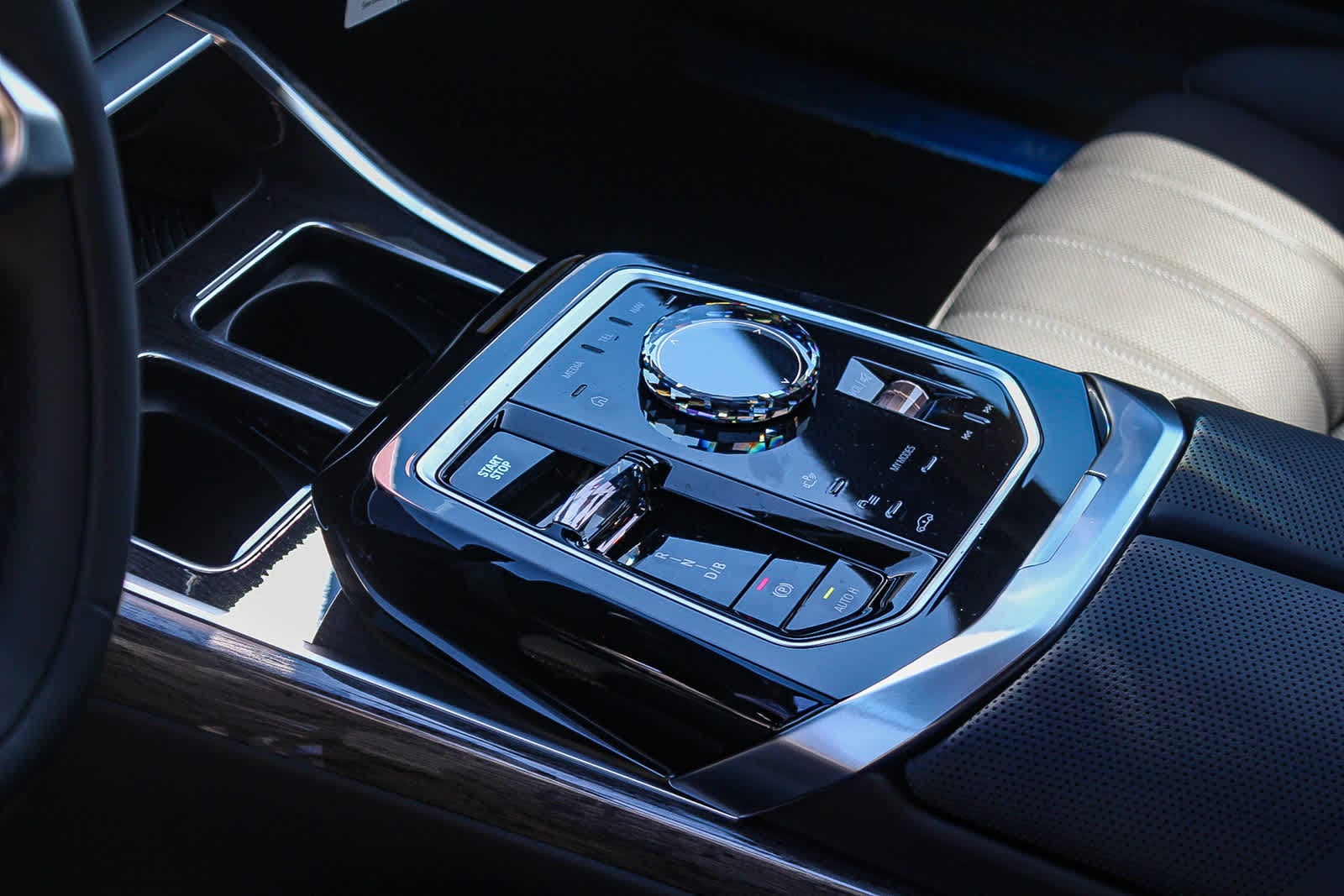 Thumbnail: 2026 BMW i7 - 19