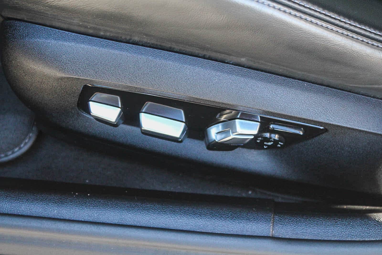 Thumbnail: 2023 BMW M5 - 21