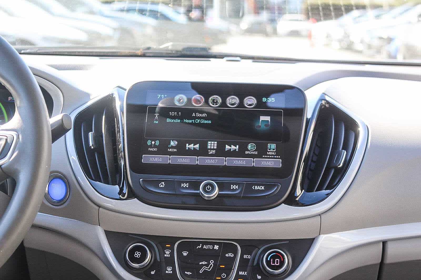 Thumbnail: 2017 Chevrolet Volt - 14