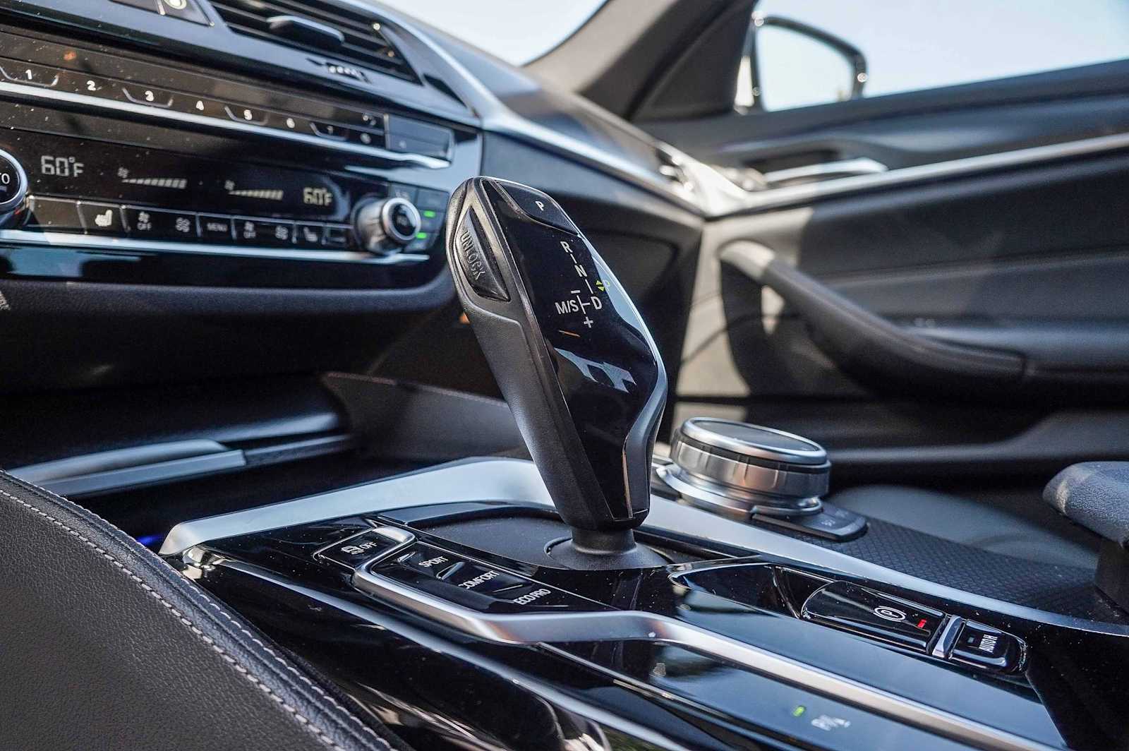 Thumbnail: 2023 BMW 5 Series - 23