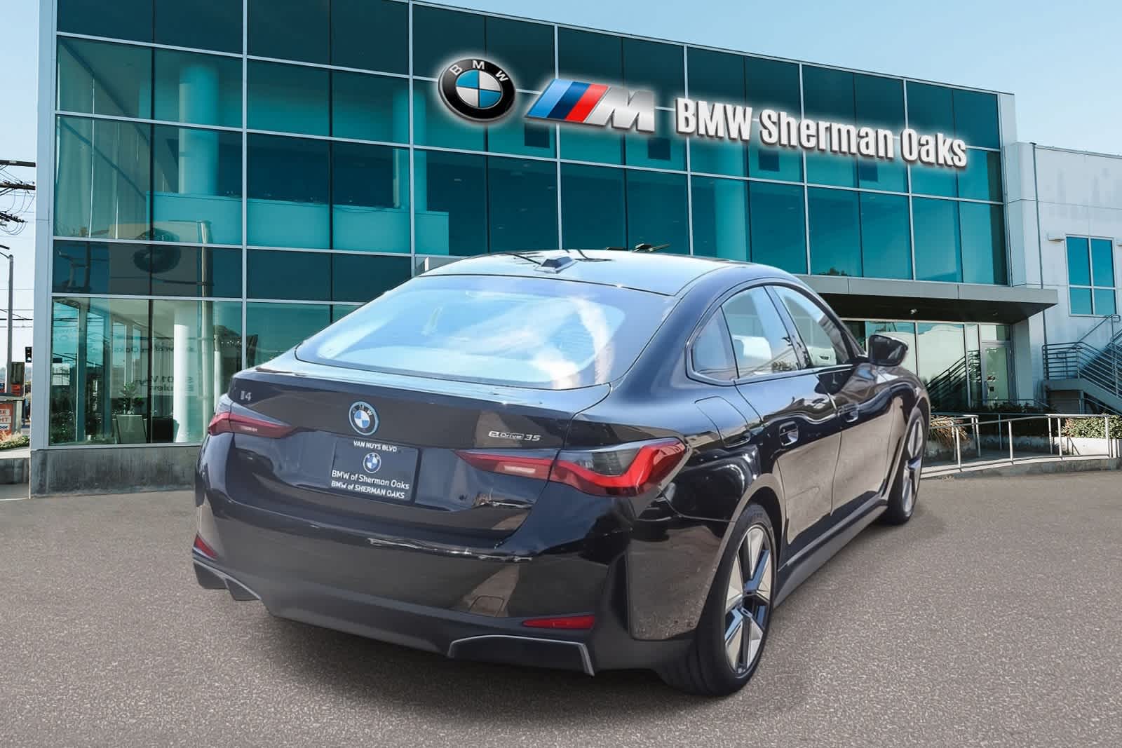 Thumbnail: 2023 BMW i4 - 4