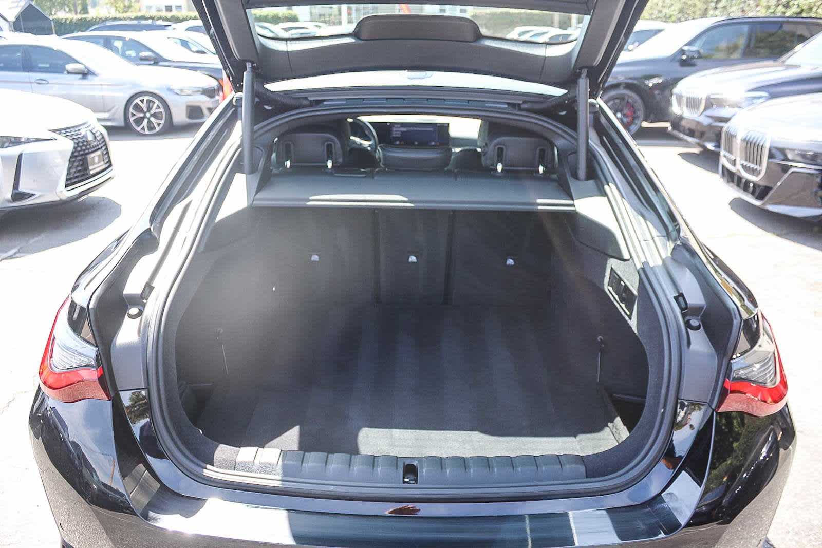 Thumbnail: 2023 BMW i4 - 25