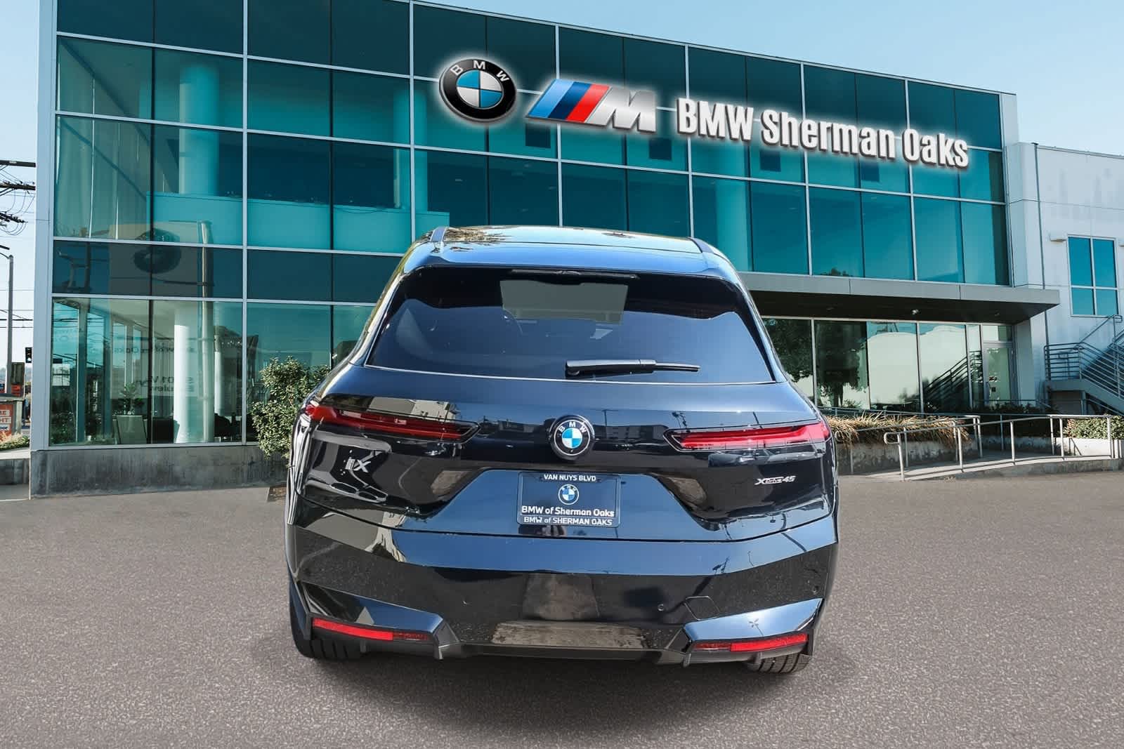 Thumbnail: 2026 BMW iX - 5