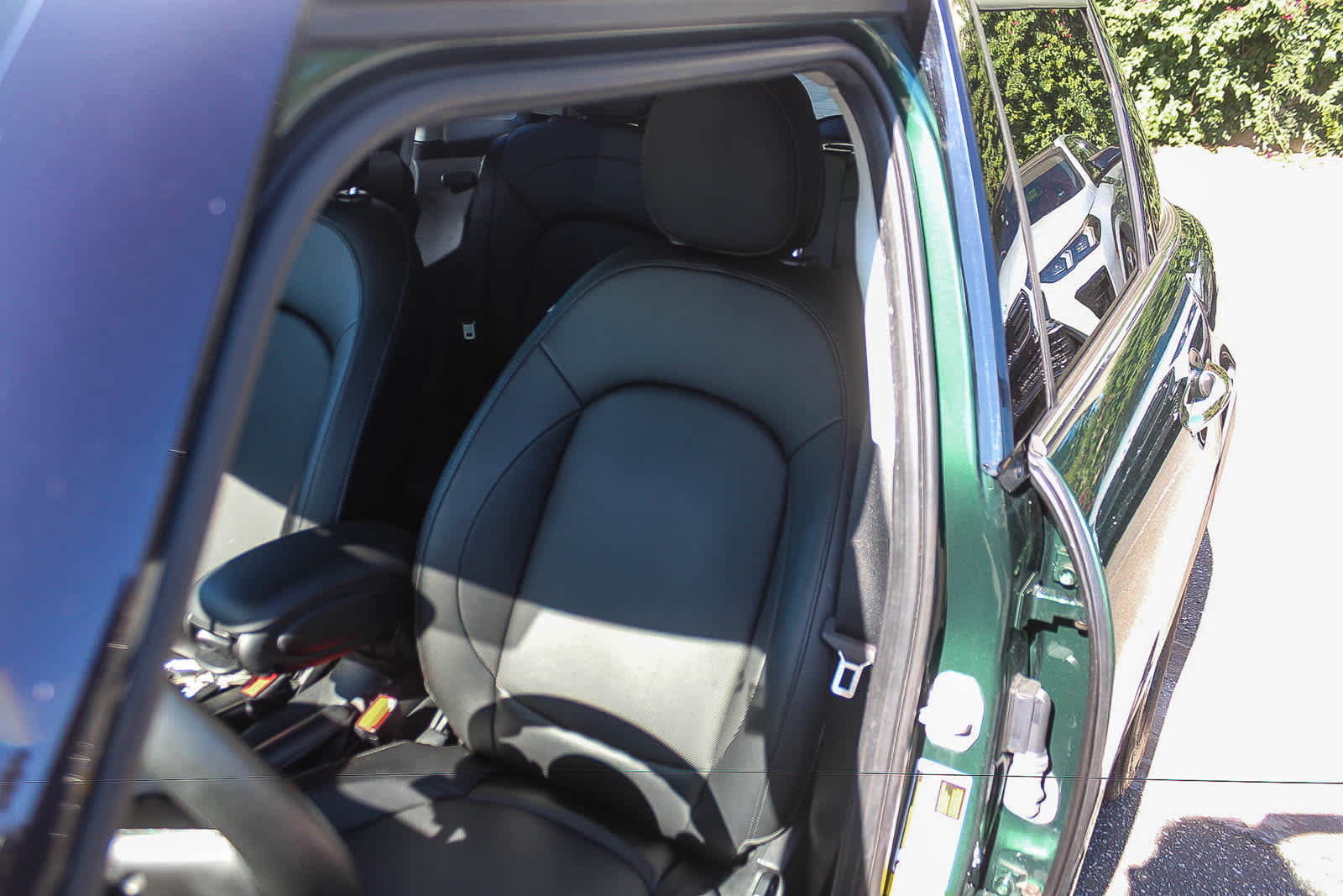 Thumbnail: 2016 MINI Cooper Hardtop - 25
