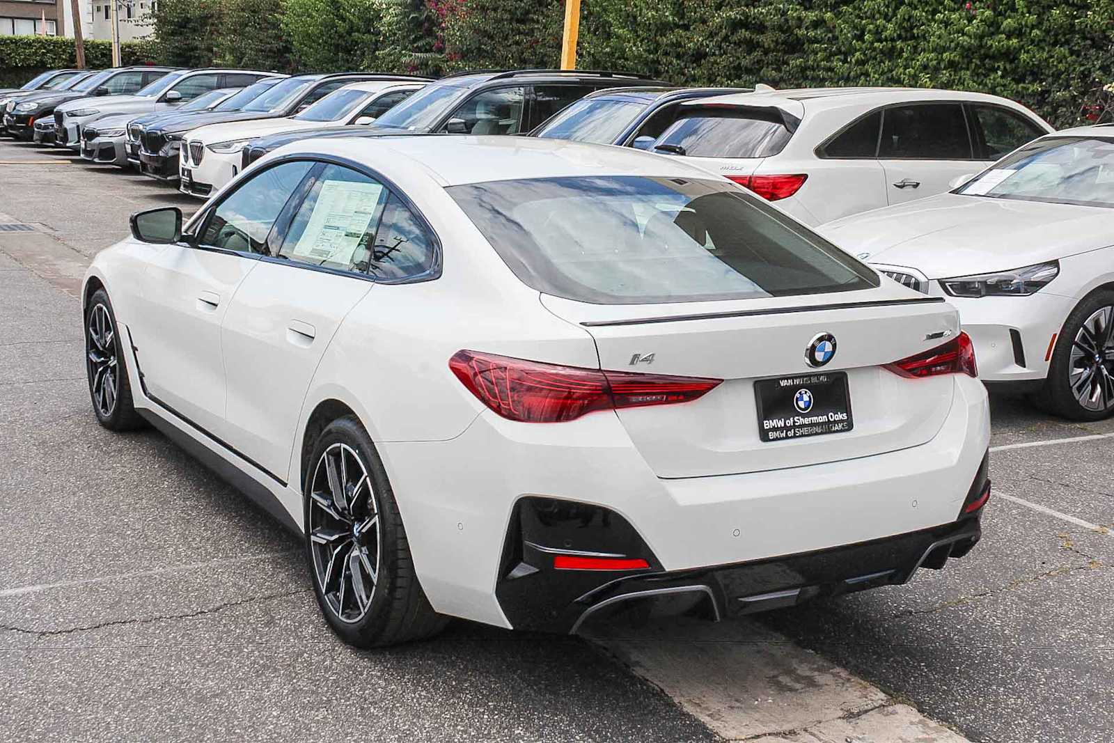 Thumbnail: 2026 BMW i4 - 6