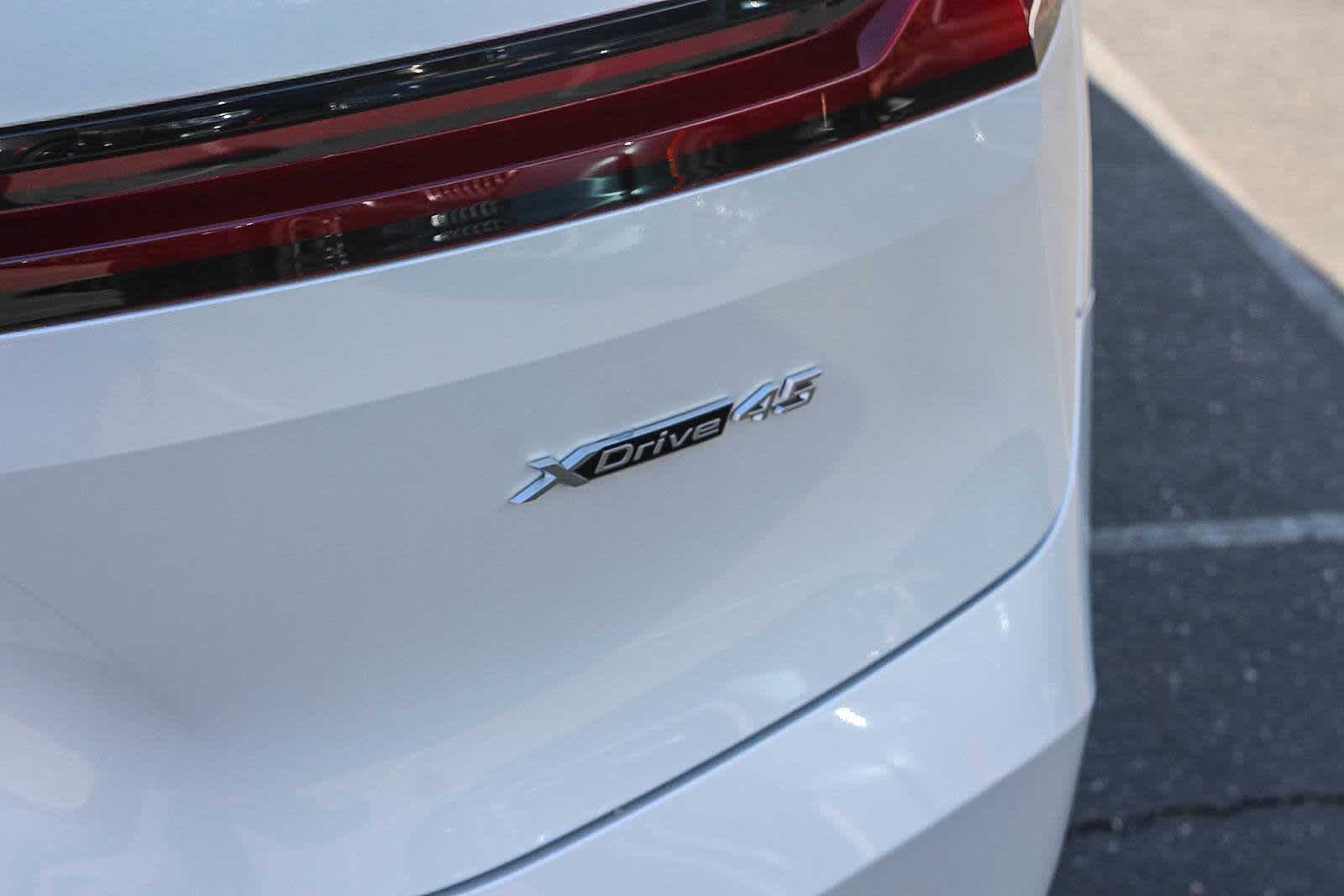 Thumbnail: 2026 BMW iX - 25