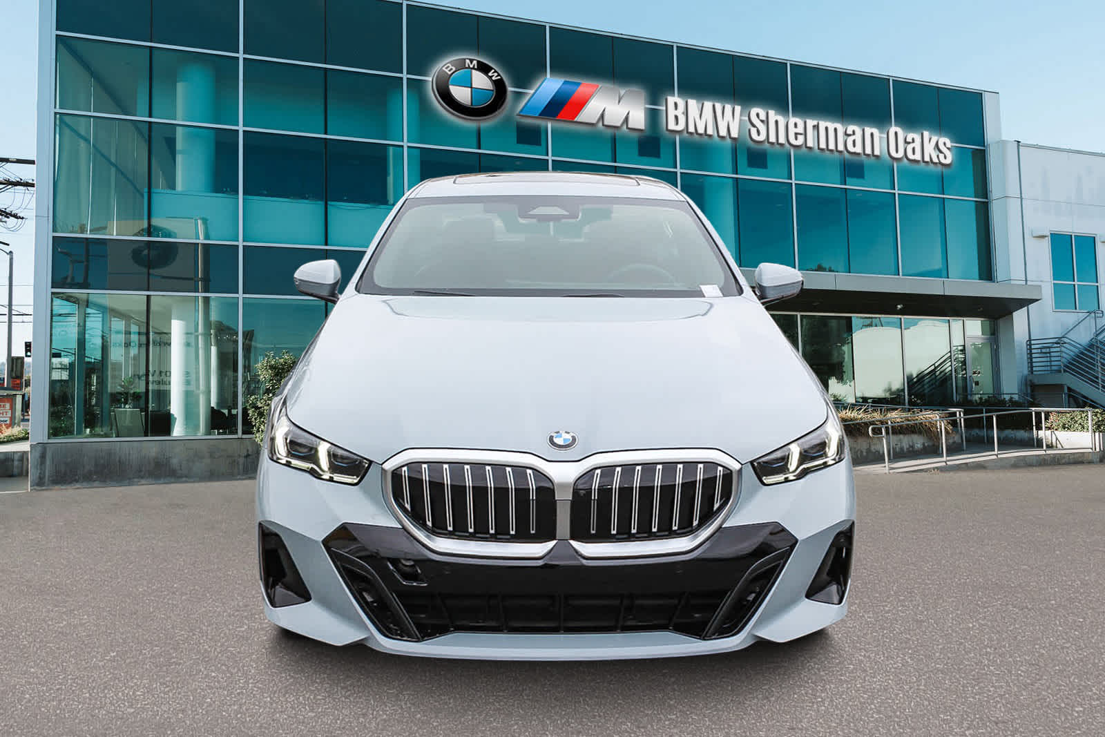 Thumbnail: 2026 BMW 5 Series - 2