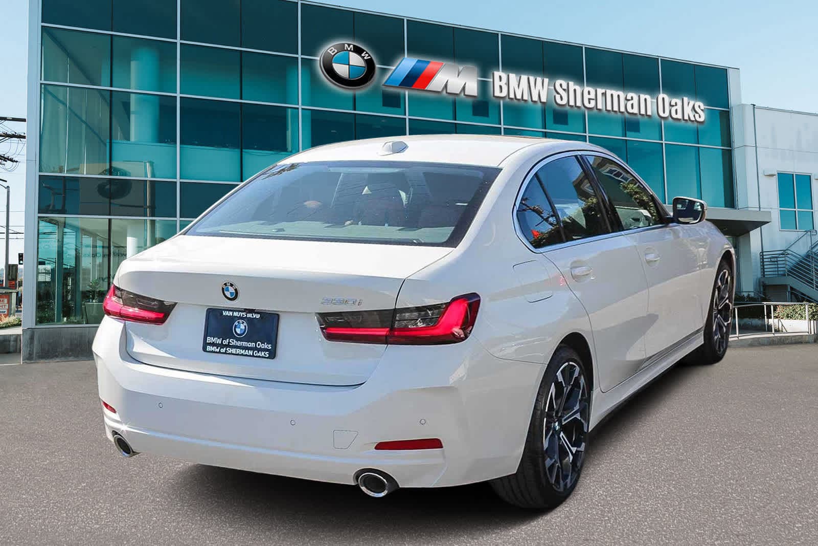Thumbnail: 2025 BMW 3 Series - 4