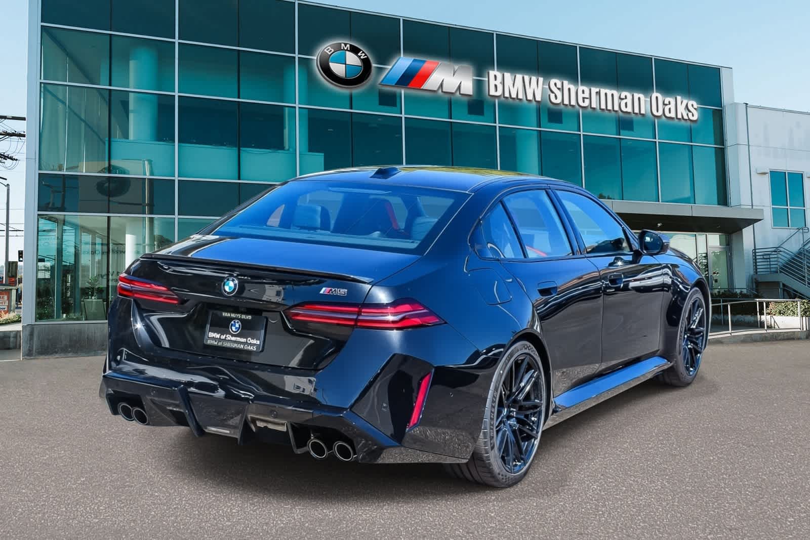 Thumbnail: 2026 BMW M5 - 4