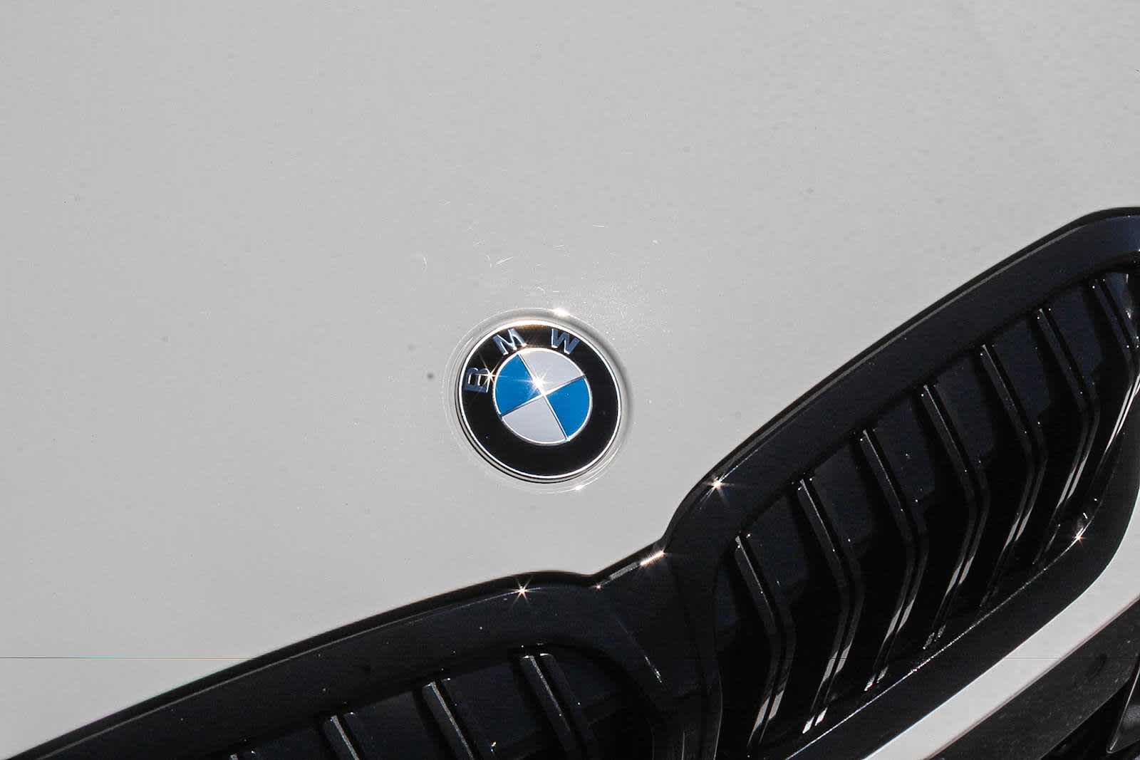Thumbnail: 2026 BMW 3 Series - 10