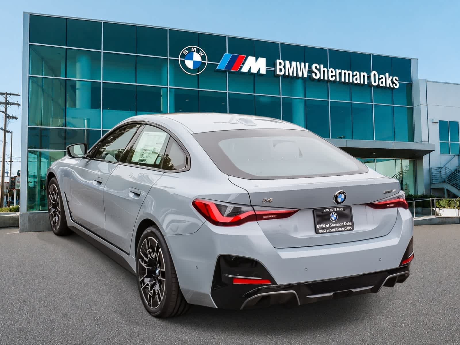 Thumbnail: 2026 BMW i4 - 6