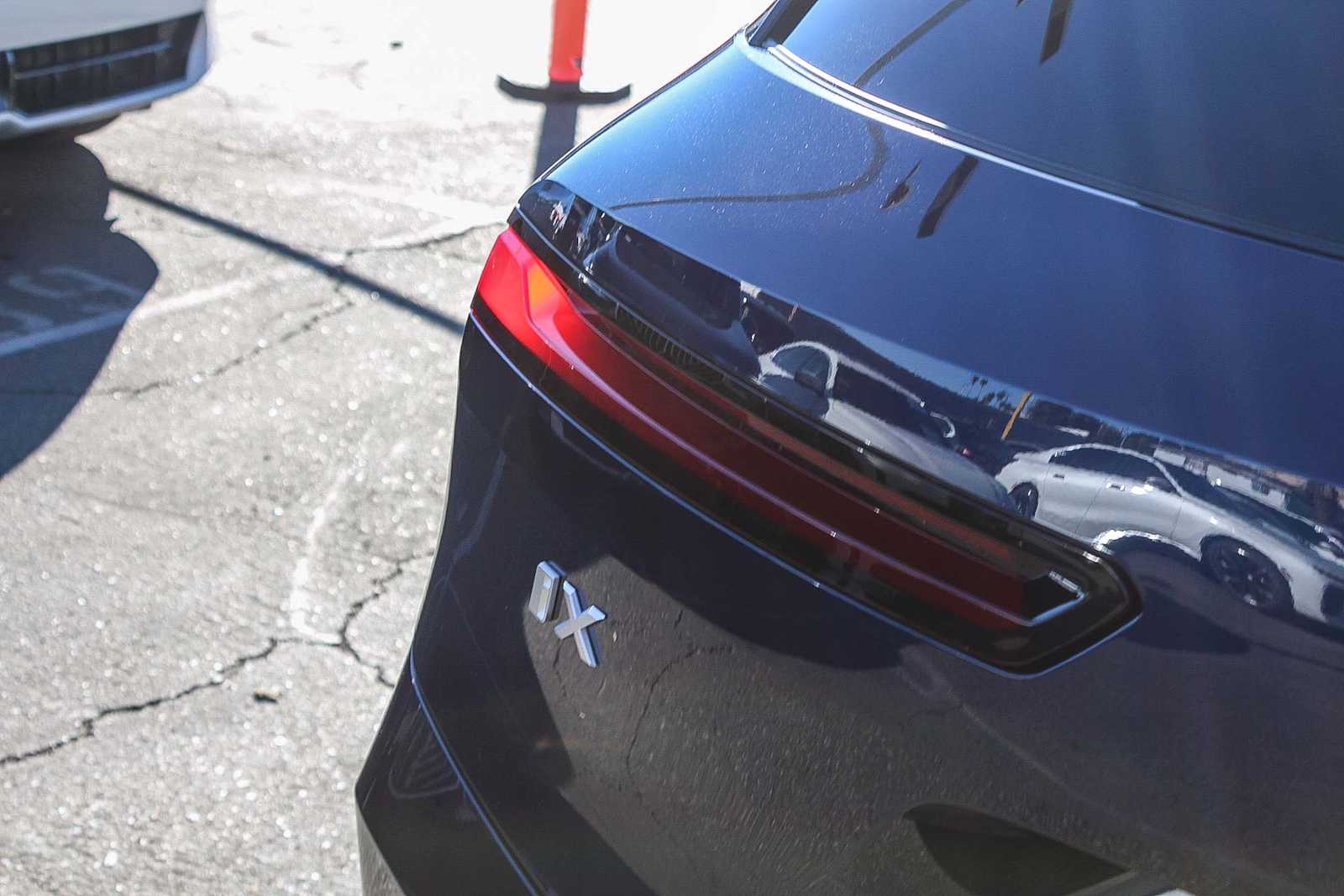 Thumbnail: 2026 BMW iX - 7